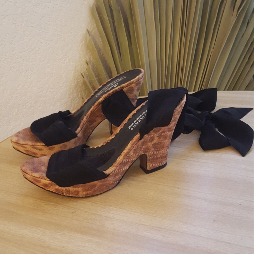 Vtg Donald J Pliner Couture Tie Up Wedge Heels